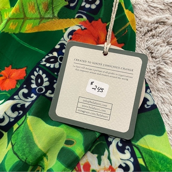 NWT La Fuori Bela Fuori Tropical 100% Silk Top - Picture 4 of 13